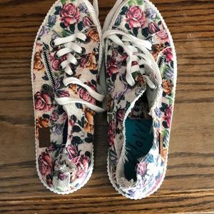 Blowfish Malibu flower shoes